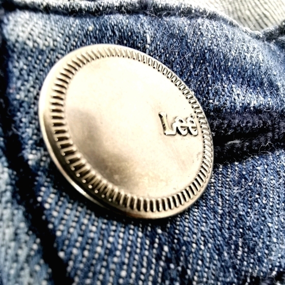 Lee Women's 8 Medium Slender Secret Straight Jeans - Picture 3 of 12